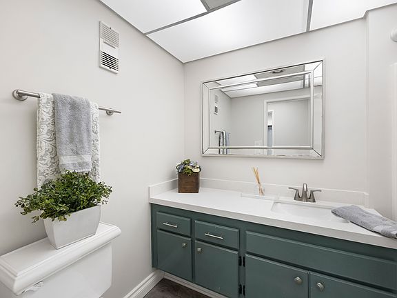 5th image of 2601 E Ocean Blvd Unit 208