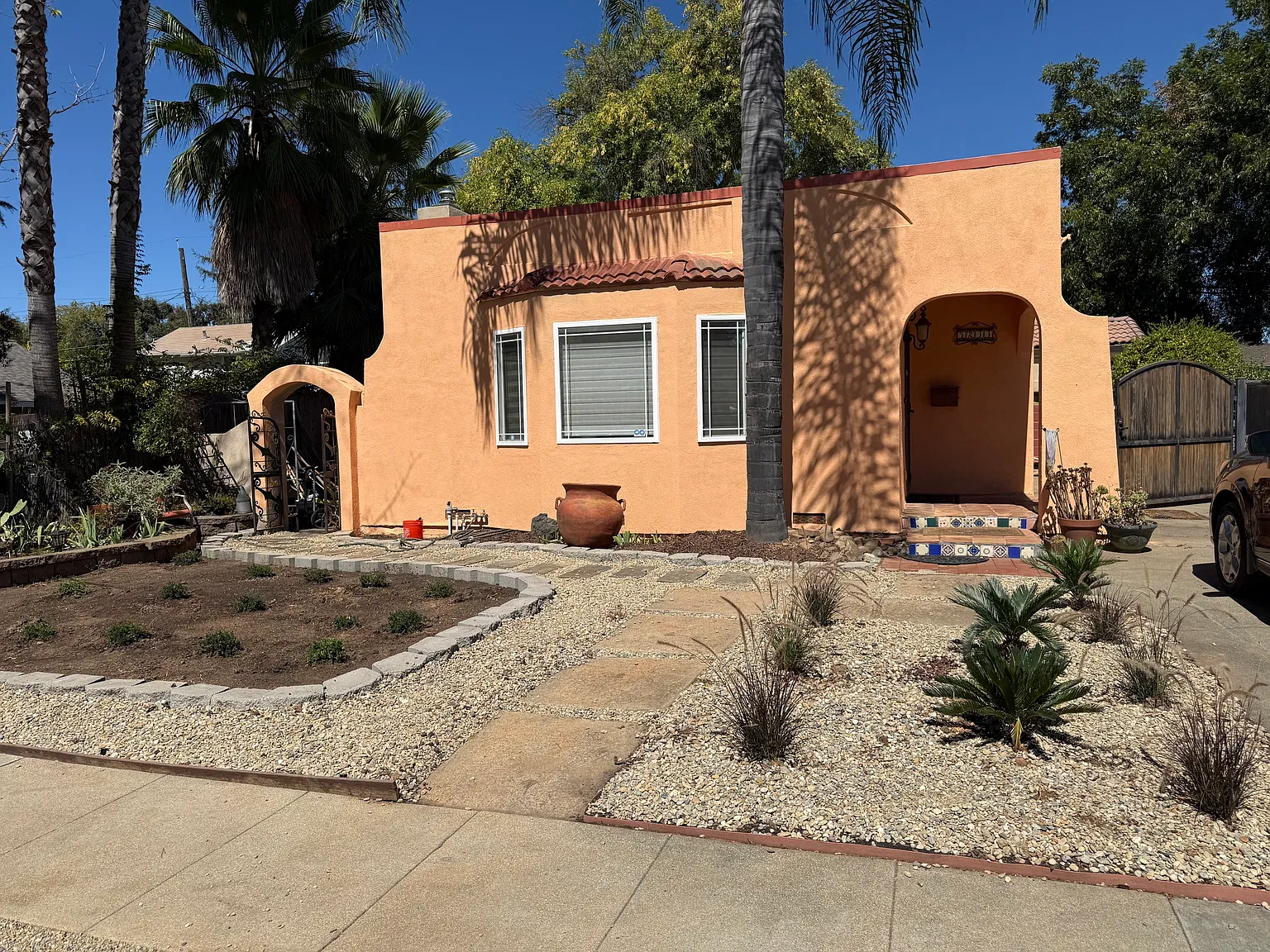 3 bed, 1294 sqft, $3,500 — Photo 1