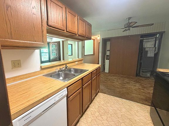 3rd image of 2543 Brookdale Ln