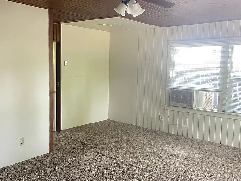 3181 & 3183 Pioneer Ln — Photo 2