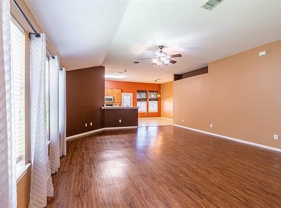 4th image of 112 Red Cloud Dr