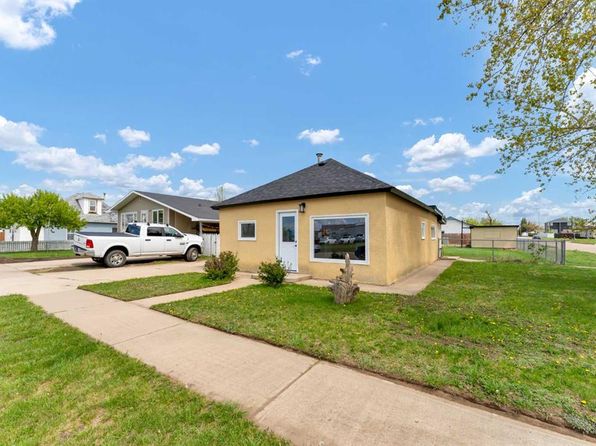 837 W Main St S, Redcliff, AB T0J 2P0