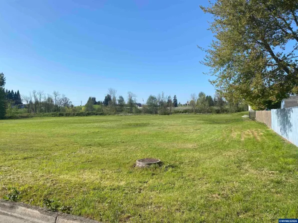 201 Whitney St, Stayton, OR 97383