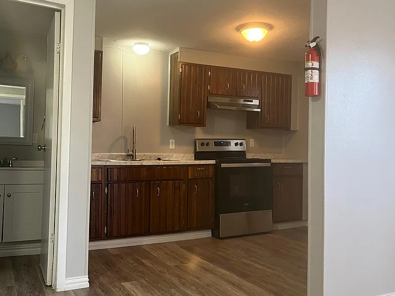 710 E Avenue G #5 — Photo 12