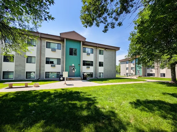 1606 8th St N #57, Wahpeton, ND 58075