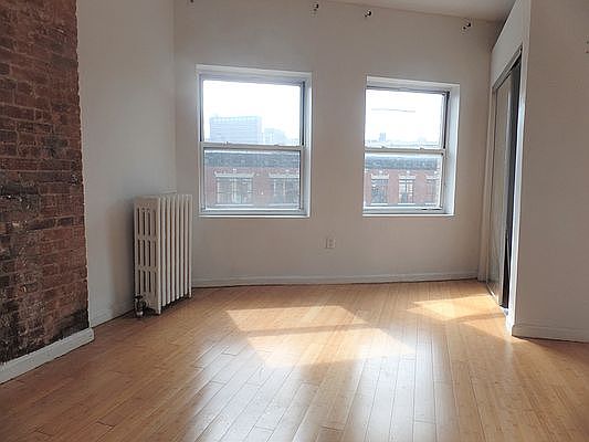 4th image of 204 Saint Nicholas Ave APT 10