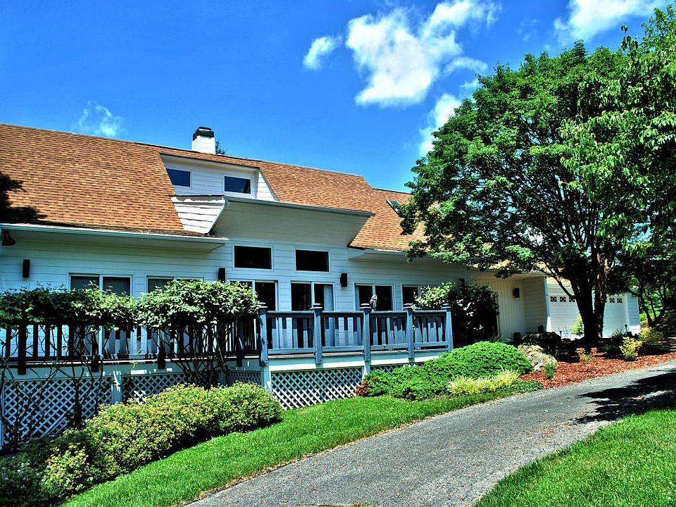 1st image of 3176 Country Meadow Dr