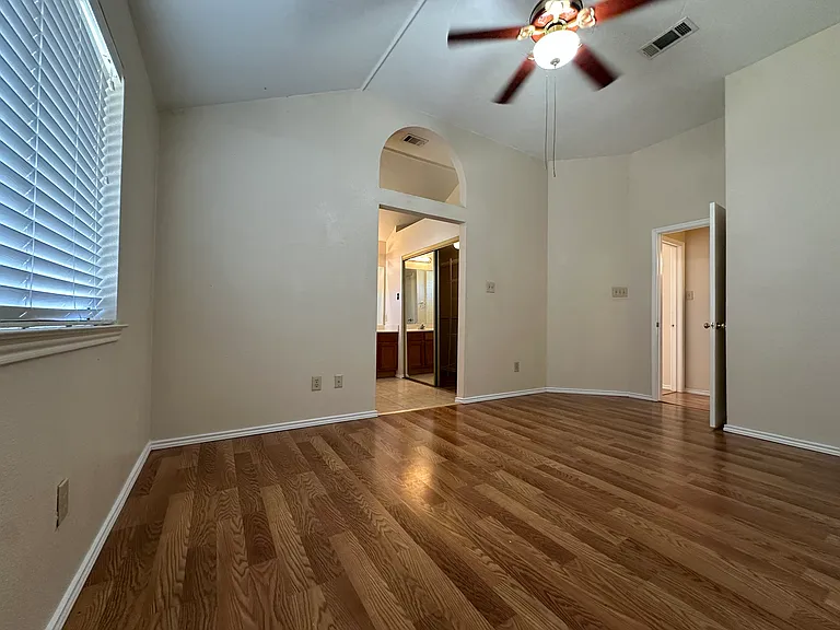 7605 Cornell Dr — Photo 12