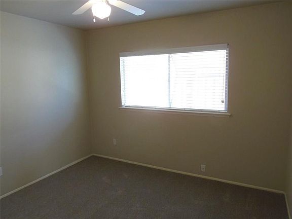 5th image of 4321 Windsor Dr
