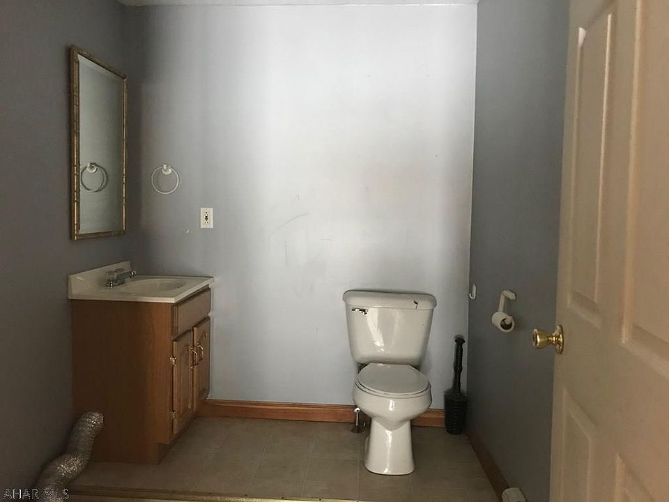 2nd image of 5249 Portage St