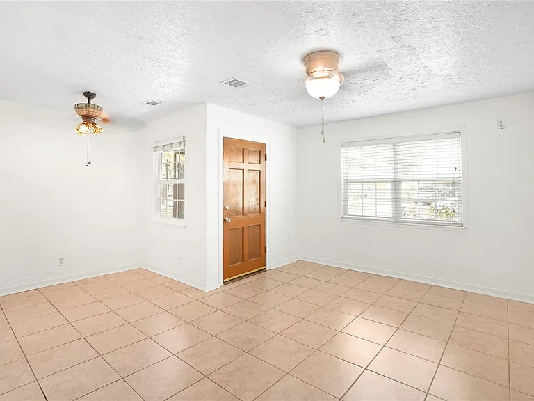 12432 Yancy Dr — Photo 3