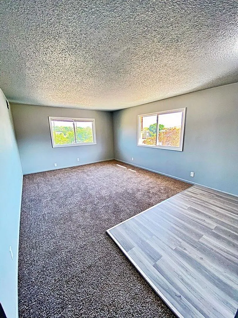 4760 Lafayette AV — Photo 3