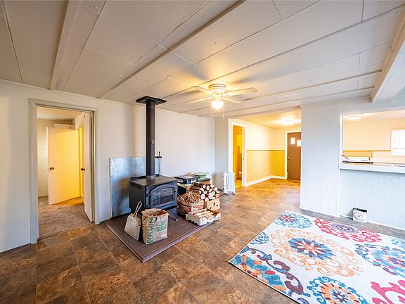5th image of 703 W 1st St