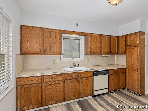 5th image of 2453 Byron Center Ave SW