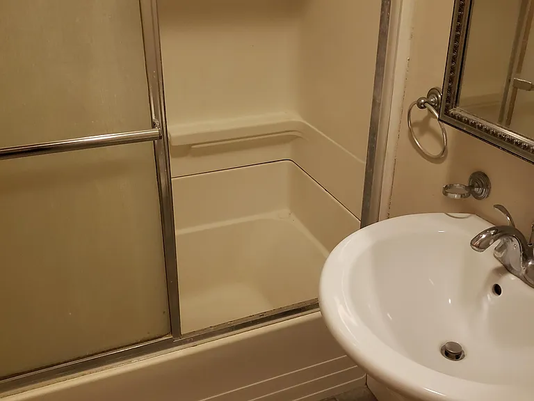 279 Pearl St #1 — Photo 2