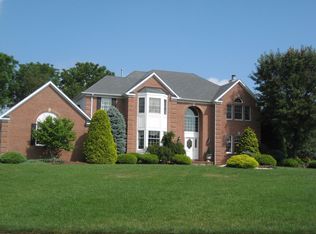 1 Dansbury Ct, Freehold, NJ 07728