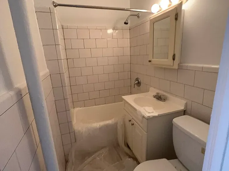 149 E 33rd St #3R — Photo 4
