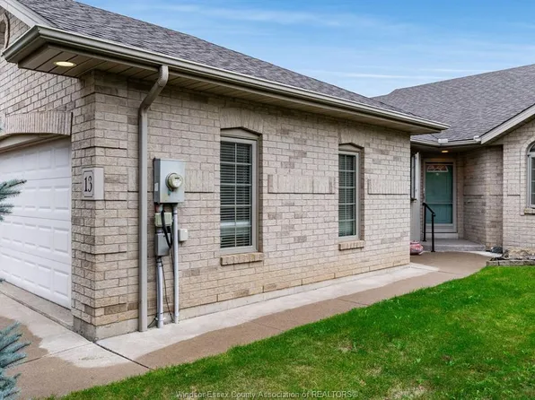 13 Leonard Dr, Kingsville, ON N9Y 4G4