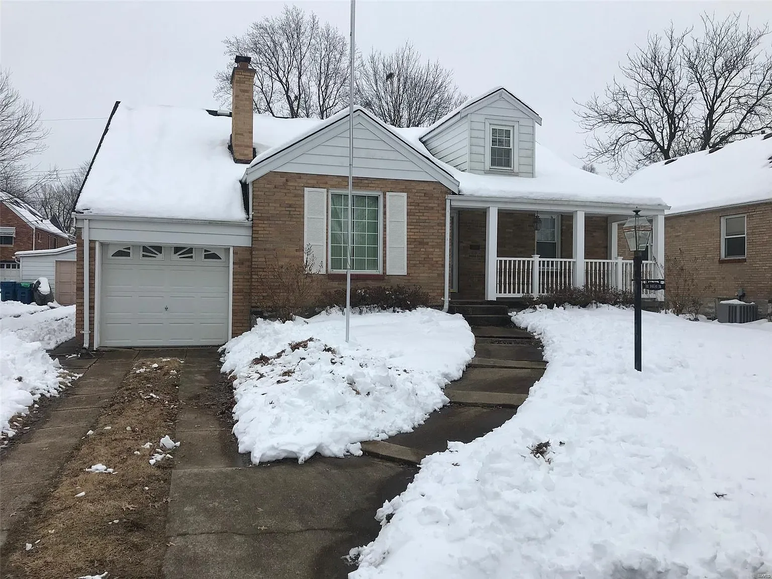 718 Dallas Dr photo 1