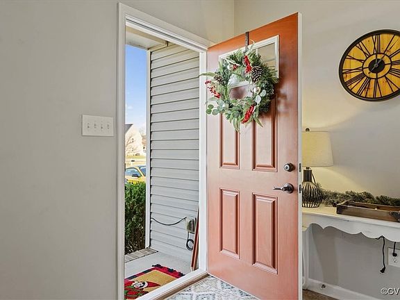 4th image of 725 Coles Way