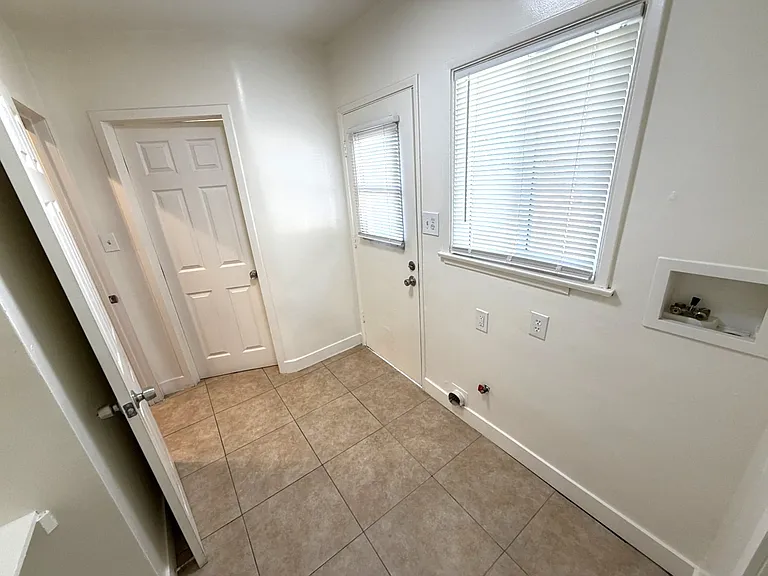 3552 N Alameda Ave — Photo 20