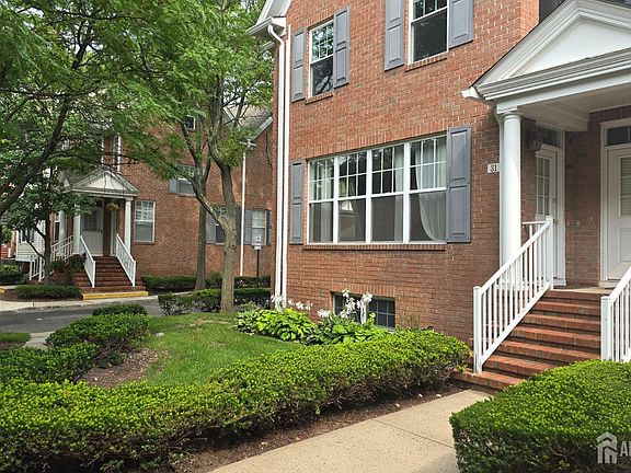4th image of 31 Franklin School Way