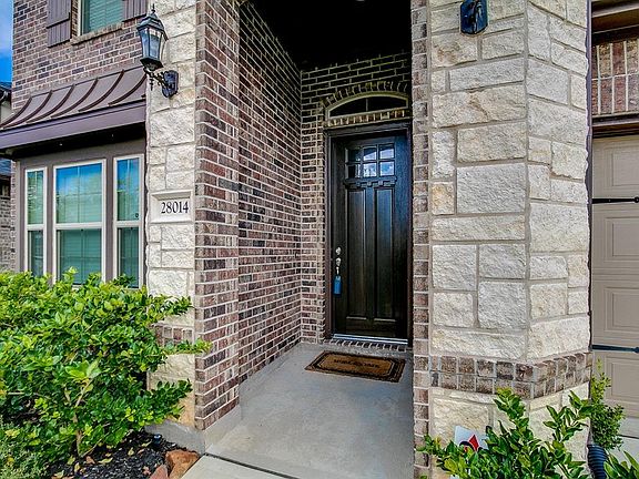 4th image of 28014 Laurel Garden Ln
