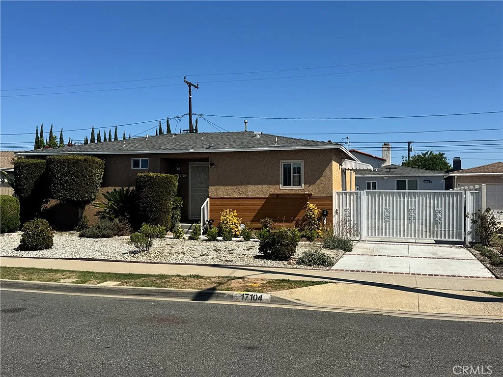 3 bed, 1.5 bath, 1080 sqft, $4,000 — Photo 1