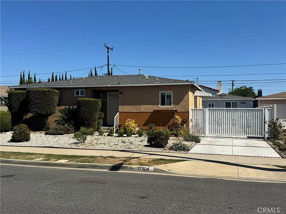 17104 La Salle Ave