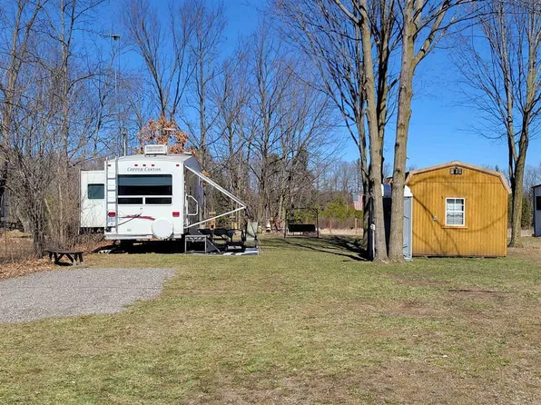 1498 Kozy Korner Dr, Beaverton, MI 48612