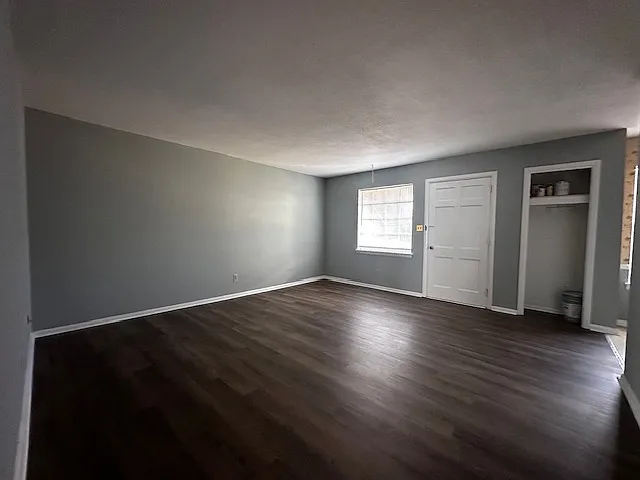 2 bed, 869 sqft, $975 — Photo 3
