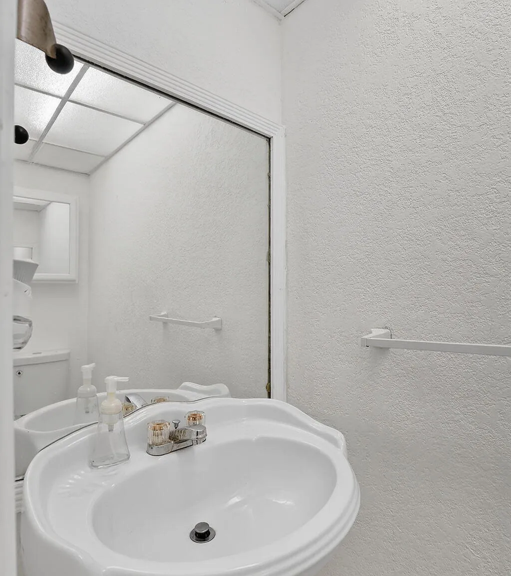 3 bed, 2.5 bath, 1780 sqft, $3,200 — Photo 4