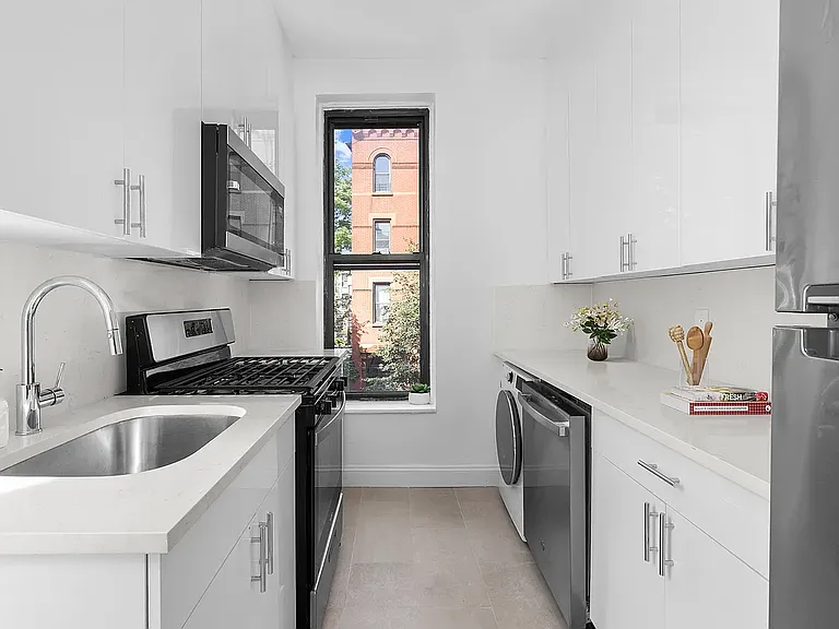 532 10th St #2 — Photo 4