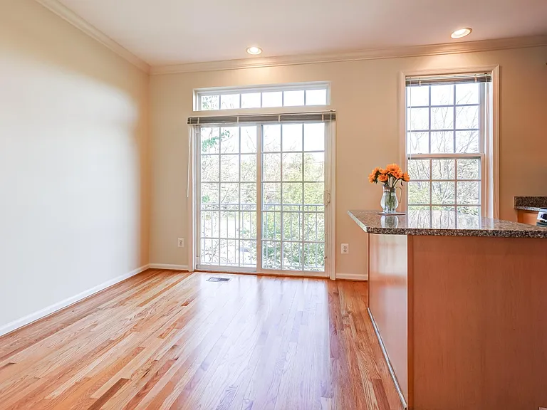 2346 Lee Hwy — Photo 8