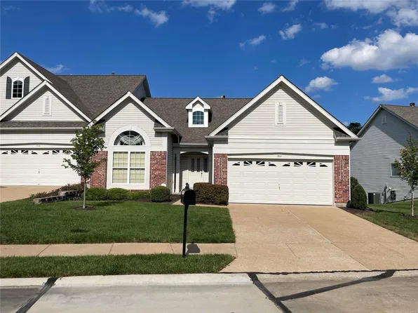612 Stonebrook Ct, Chesterfield, MO 63005