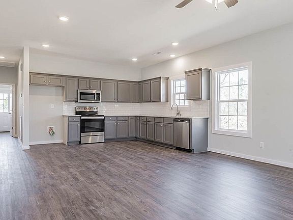 5th image of 109 Steppville Garden Dr