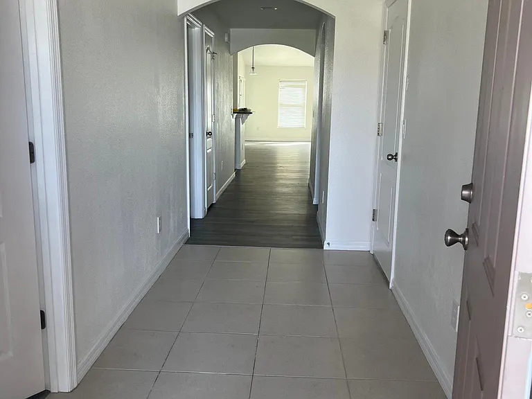 10720 Inside Loop — Photo 2