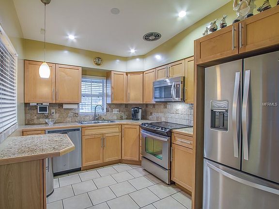 3rd image of 750 Lake Hiawassee Dr