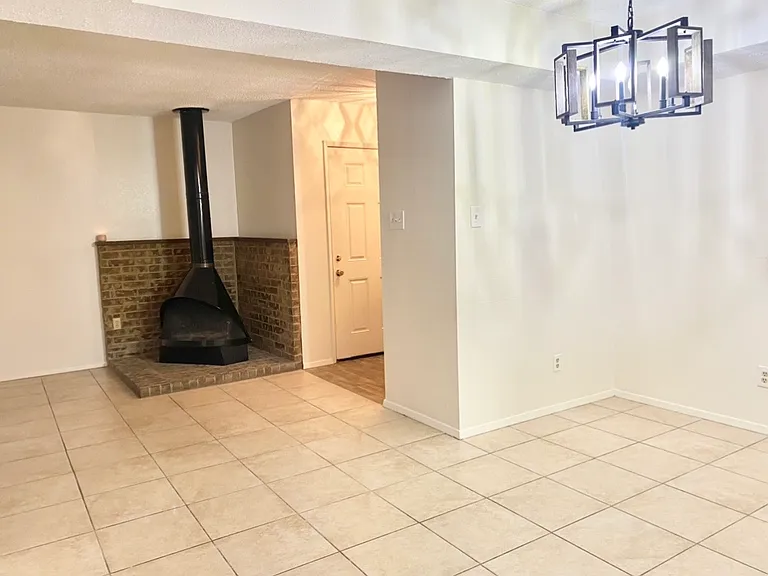 2313 N Grand Ave #B — Photo 2