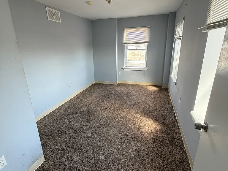 236 Bridge St #5 — Photo 4