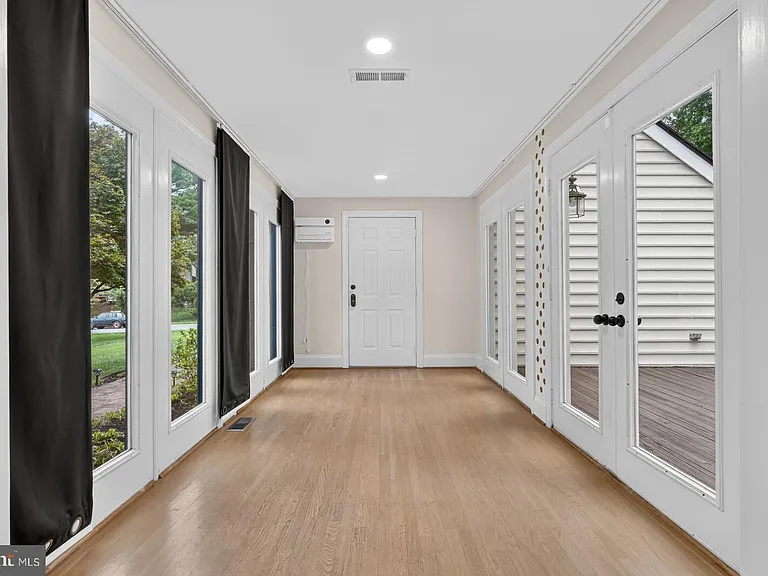 5402 Ashcomb Ct — Photo 7