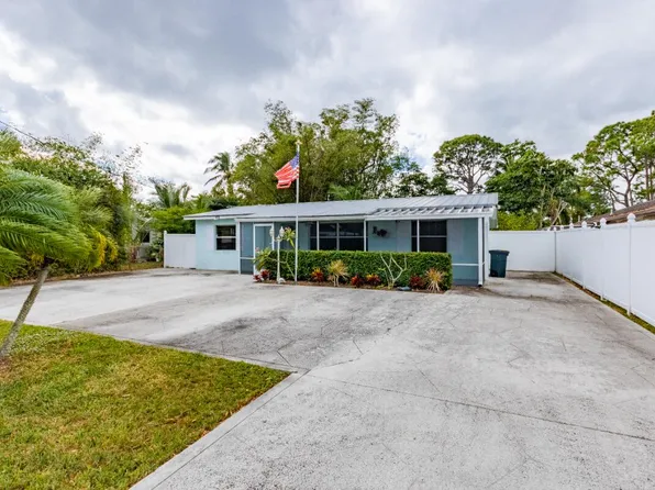4508 SE Chatham Avenue, Stuart, FL 34997