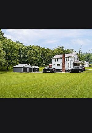 2nd image of 1011 Stoney Ridge Rd