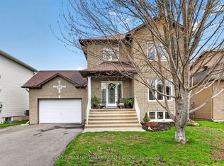 15 Manoir St, Russell, ON K0A 1W0