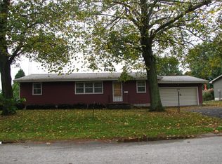 408 Southland Dr S, Tuscola, IL 61953