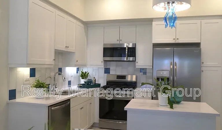 1445 Suwerte Ave #5 — Photo 1