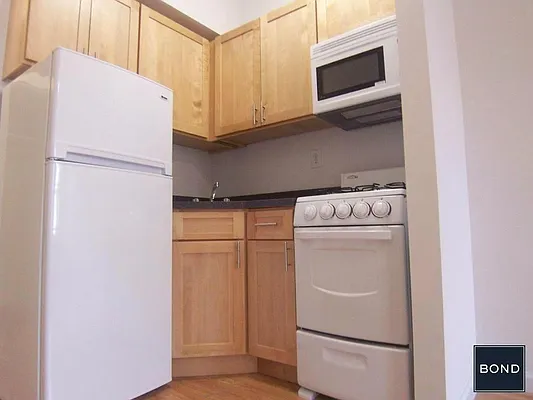 Rented by Bond New York | media 4