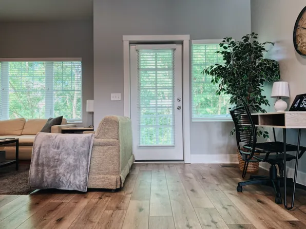 6879 Village Dr SE #6879, Grand Rapids, MI 49506