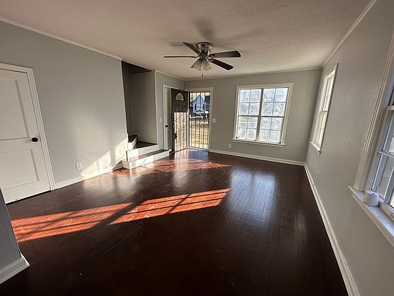 2nd image of 124 E Olive St #124