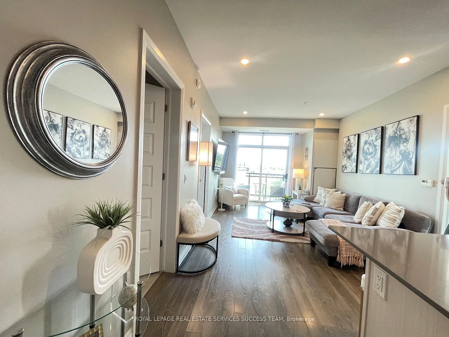 2 bed, $2,490 — Photo 4